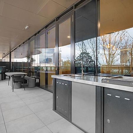 Cozy 1-Bed Flat With City Views Box Hill Exterior photo