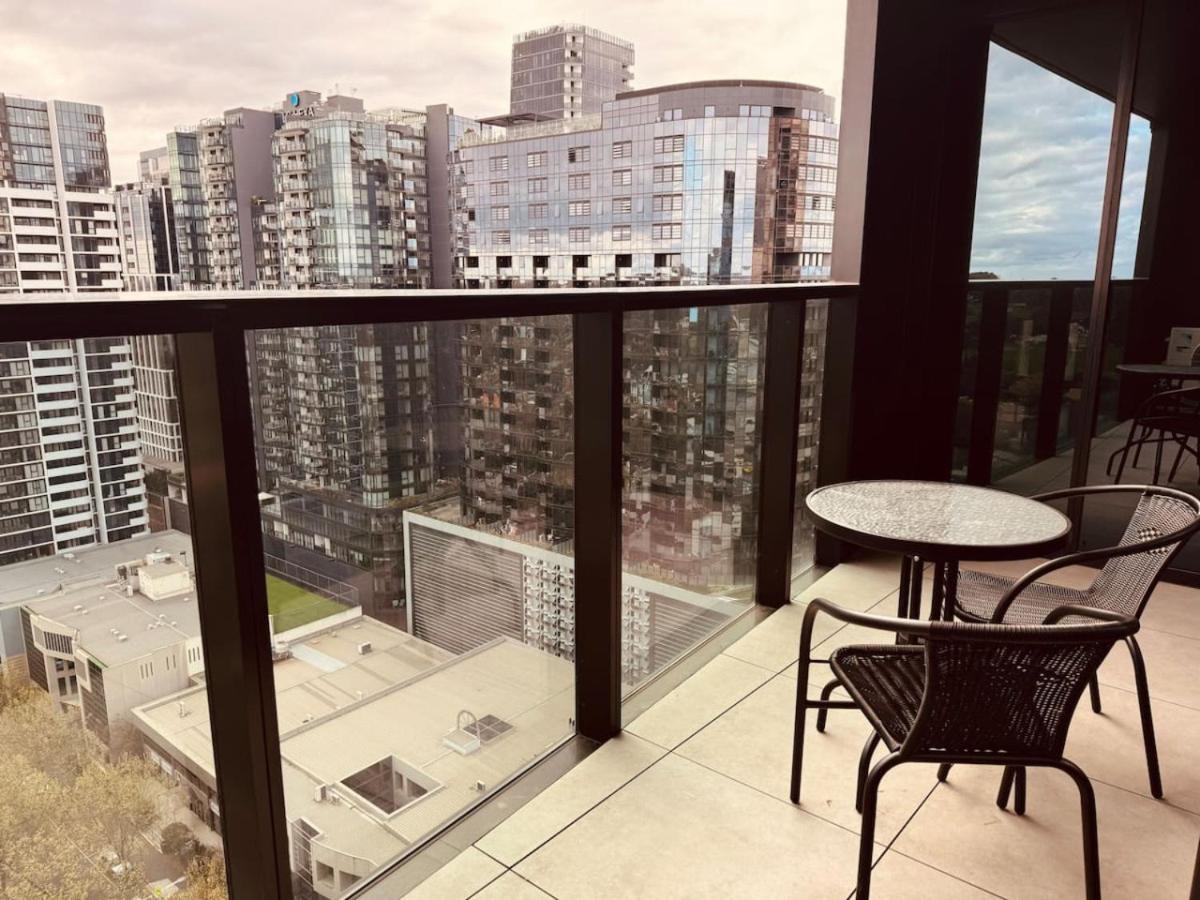 Cozy 1-Bed Flat With City Views Box Hill Exterior photo