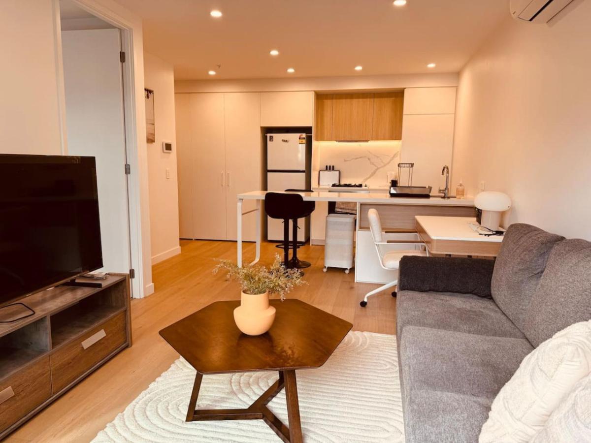 Cozy 1-Bed Flat With City Views Box Hill Exterior photo
